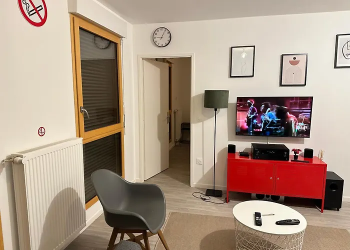 Cosy 2 Pieces Et Parking 30 Mns Gare Du Nord By Immo Kit Bnb